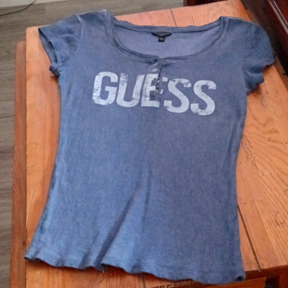 Ladies Guess t shirt